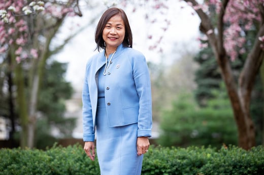 UComm -- MDBE -- Chancellor Li flowers