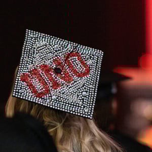 Grad Cap UNO 0522
